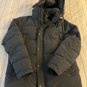 Canada Goose Black Puffer Coat with Hood and Insulation